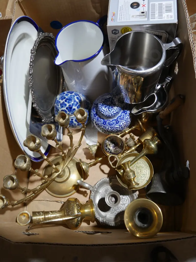 Brassware, jugs etc Image 1++