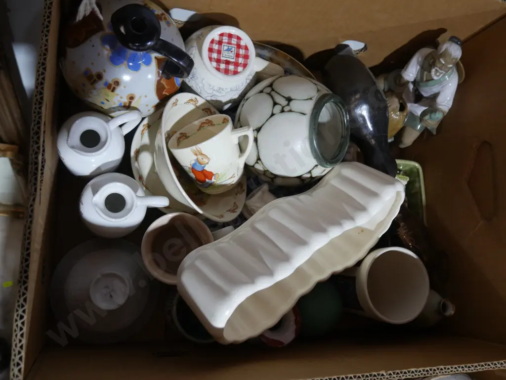 Box of assorted jugs, mugs etc Image 1++