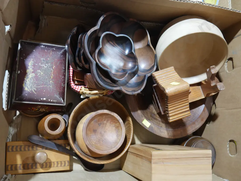 Wooden boxes etc Image 1++
