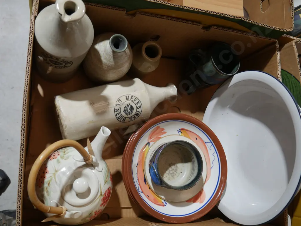 Teapot, pottery etc Image 1++