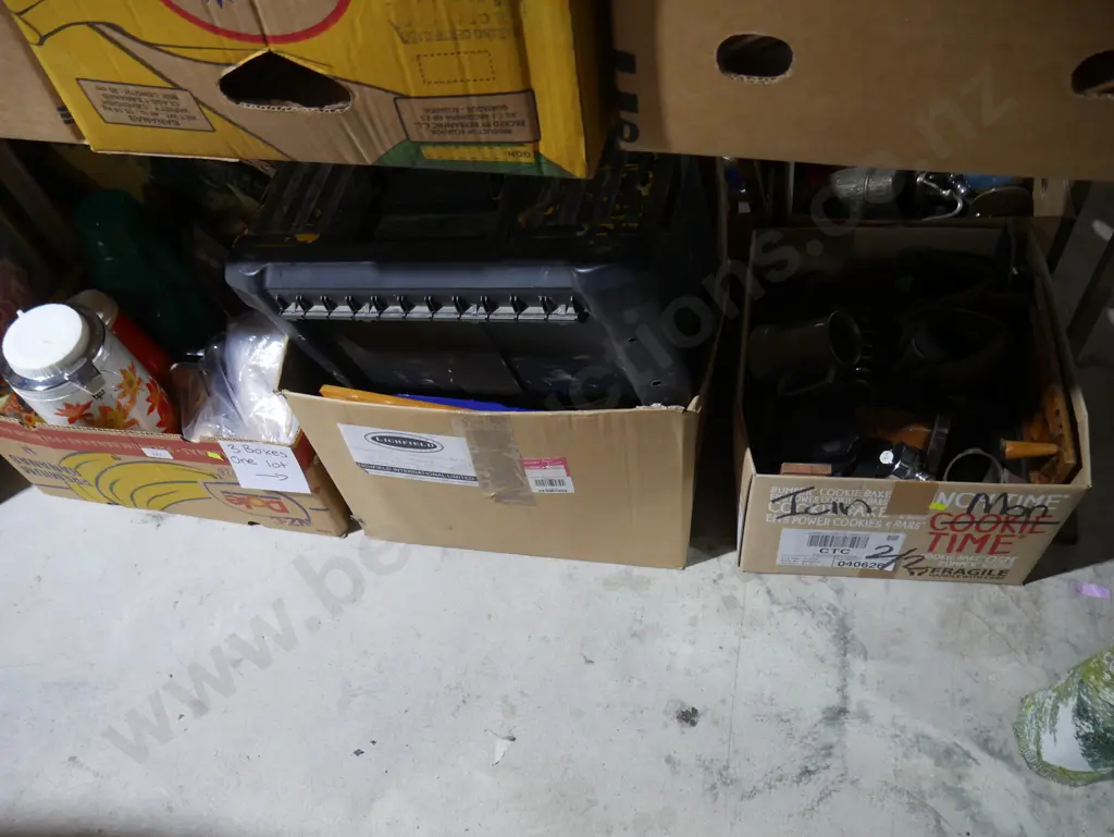 3 boxes of sundries Image 1++