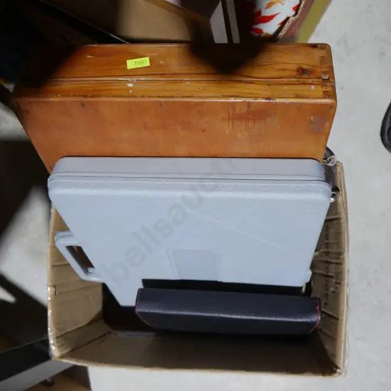 Box of knives, wooden case etc