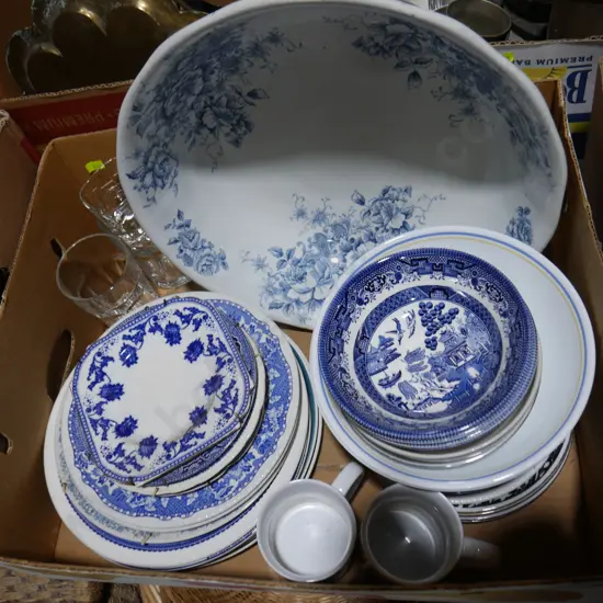 Assorted blue and white china etc