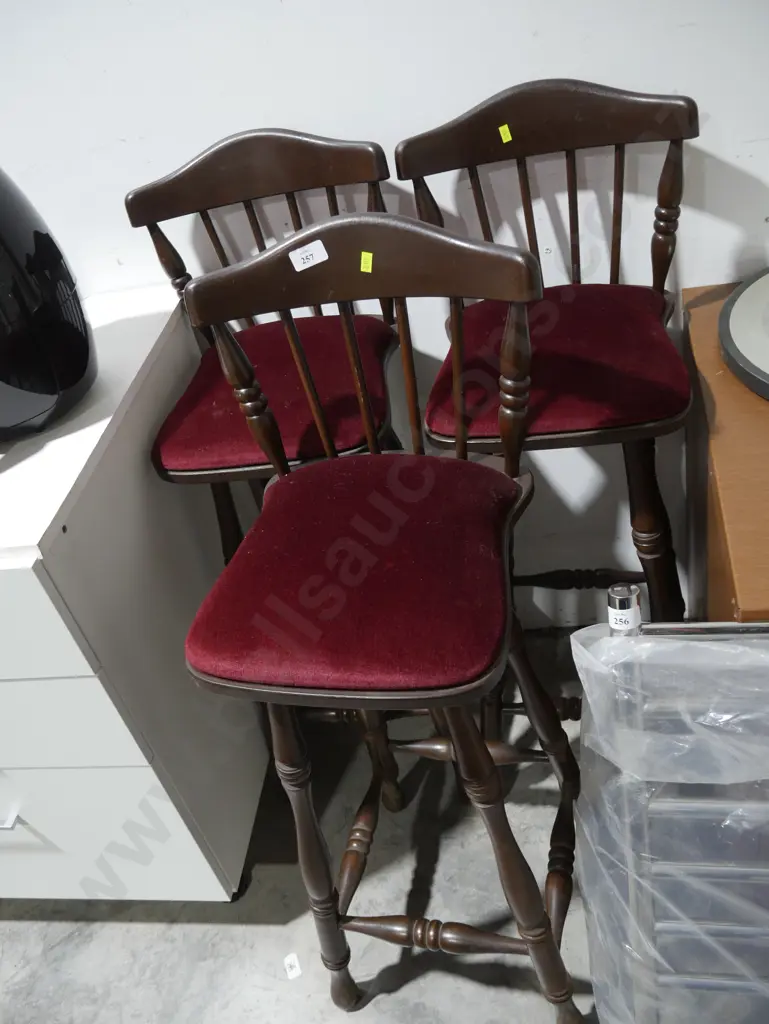 3 bar stools Image 1++