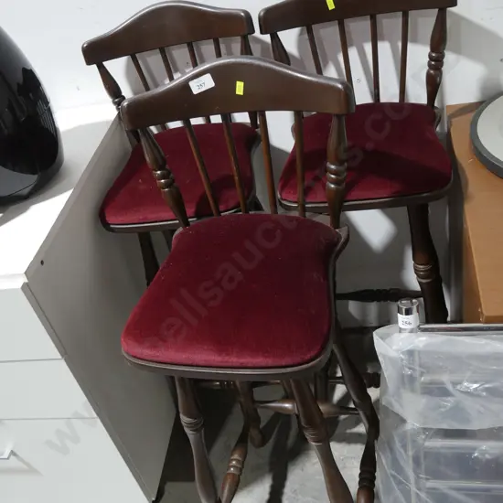 3 bar stools