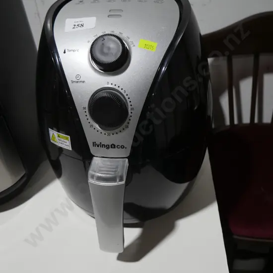 Living and co air fryer