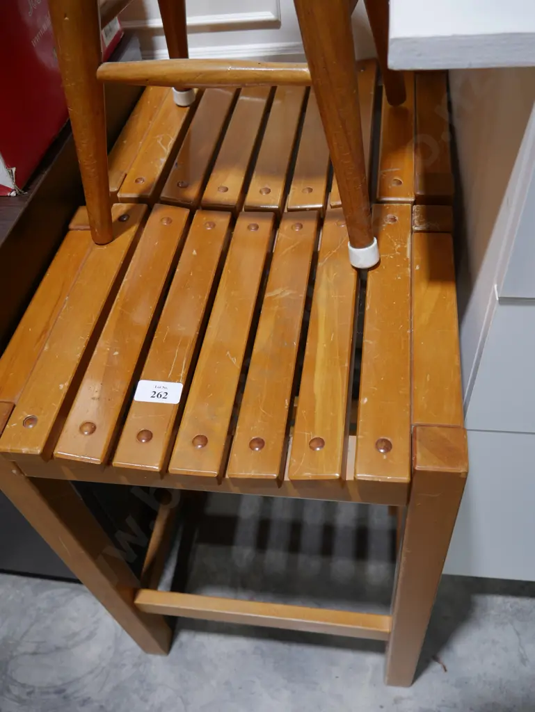 2 bar stools Image 1++