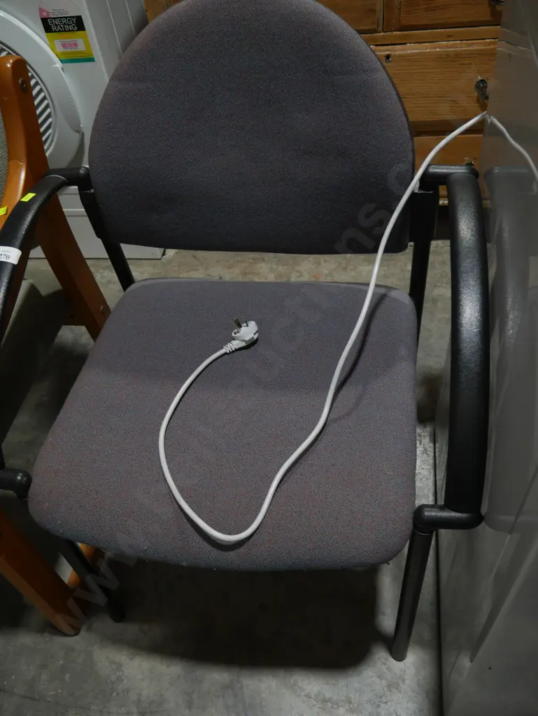 Two chairs Image 1++