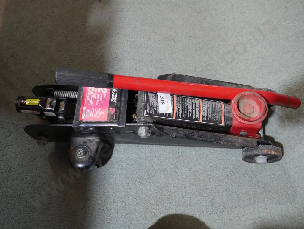 Floor Jack Image 1++