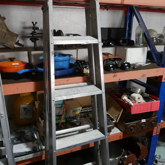 Aluminium extension ladder