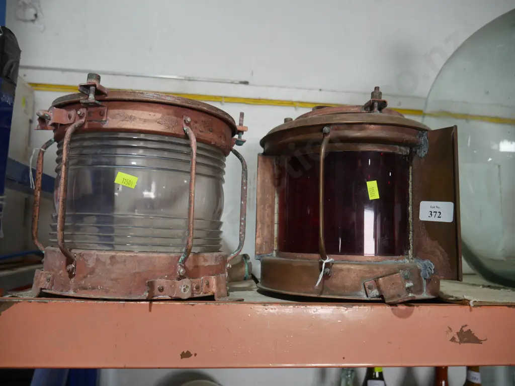 2 ship lights Image 1++