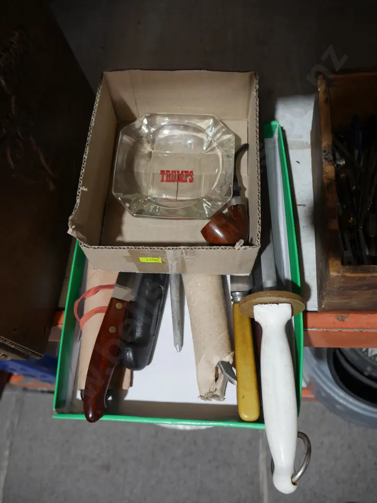 Knives, ashtray etc Image 1++