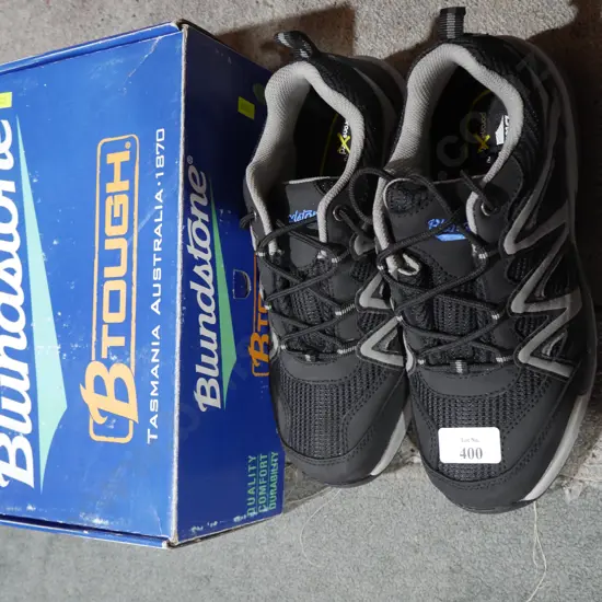 Blundstone steel cap shoes size 8