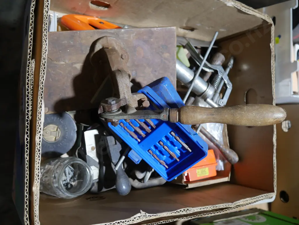 Assorted workshop sundries Image 1++