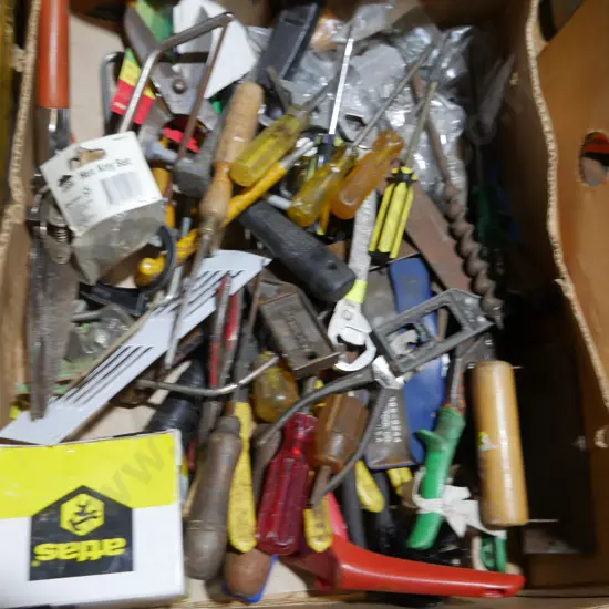 Assorted workshop hand tools