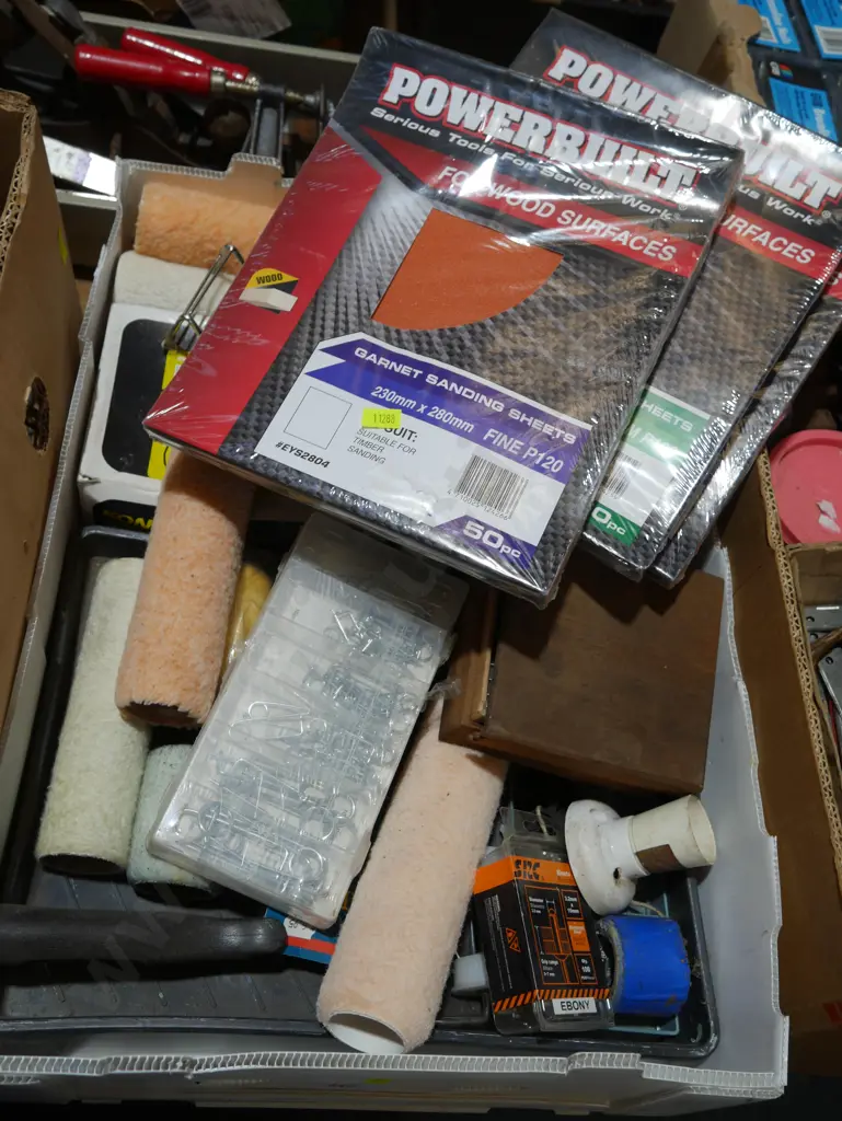 Painting gear, sandpaper etc Image 1++