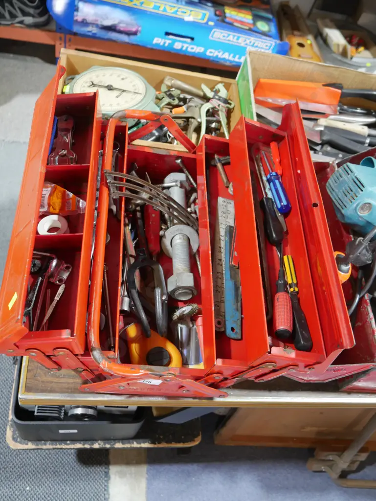 Toolbox and contents Image 1++