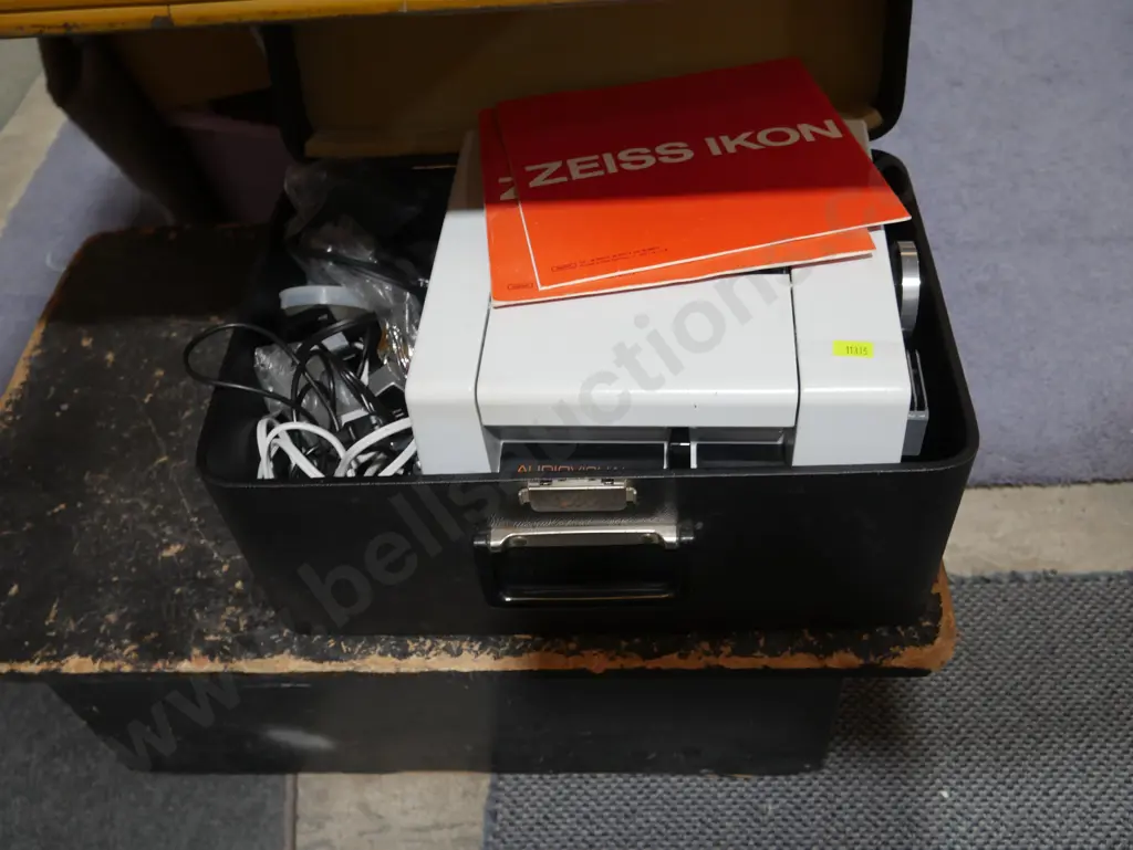 Zeiss ikon projector Image 1++