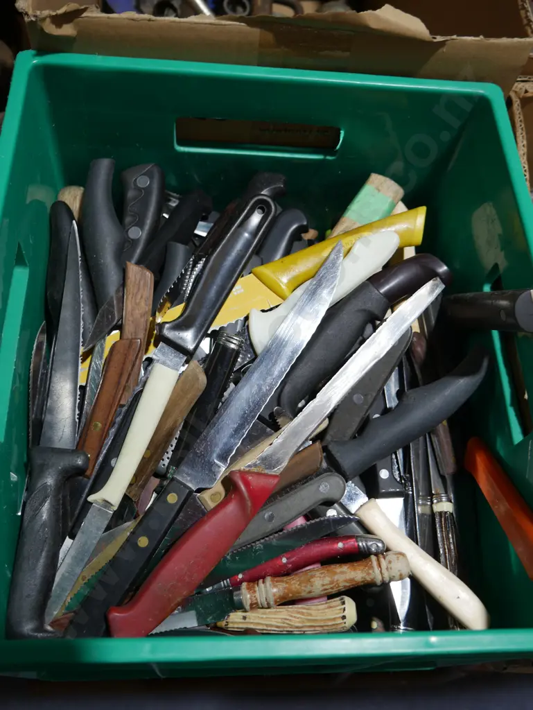 Box of knives Image 1++