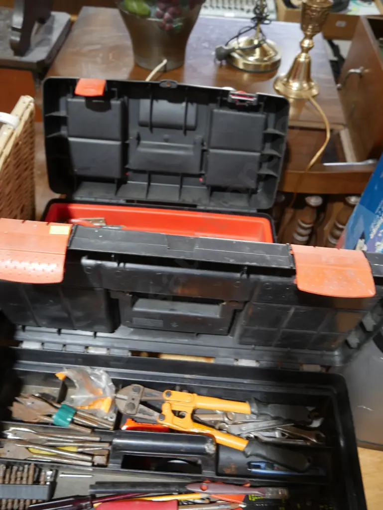 Toolbox and contents Image 1++