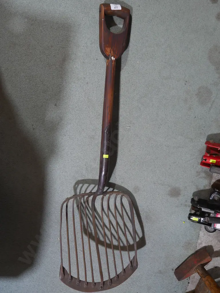 Coal shovel Image 1++