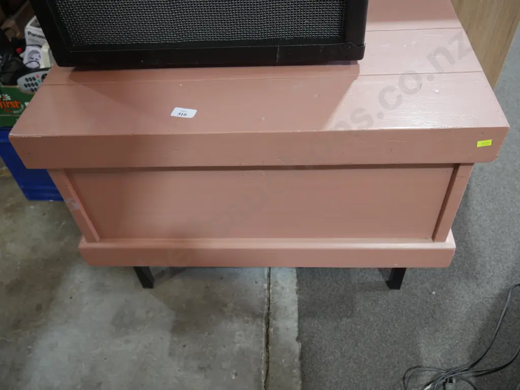 Wooden trunk Image 1++