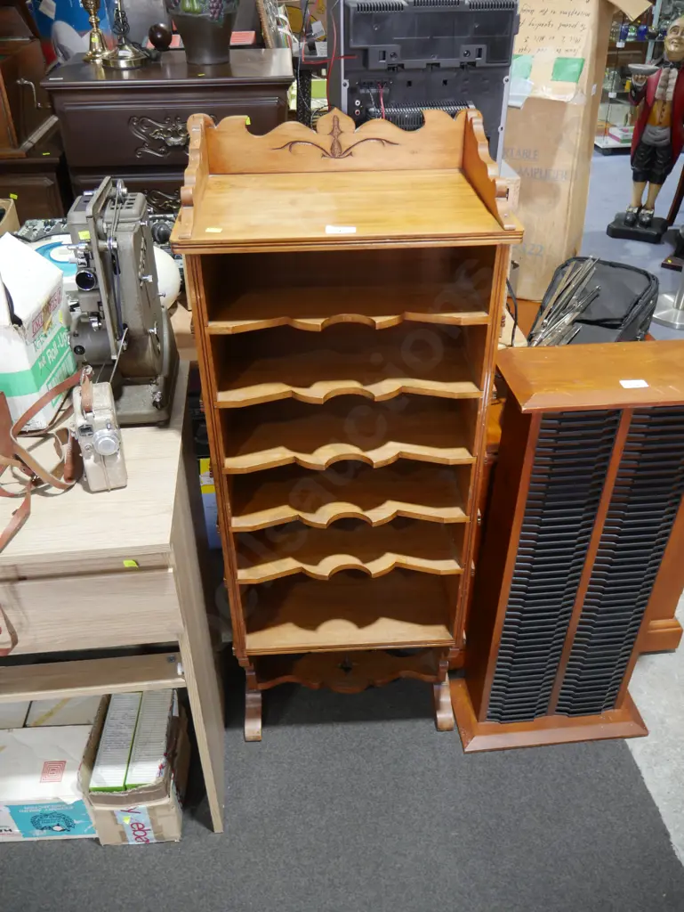 Record cabinet Image 1++