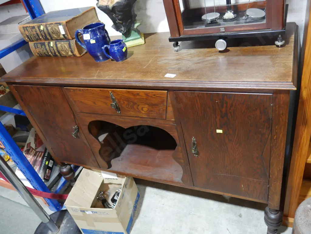 Oak sideboard Image 1++