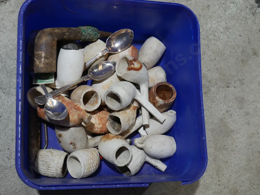 Clay tobacco pipe bowls etc Image 1++