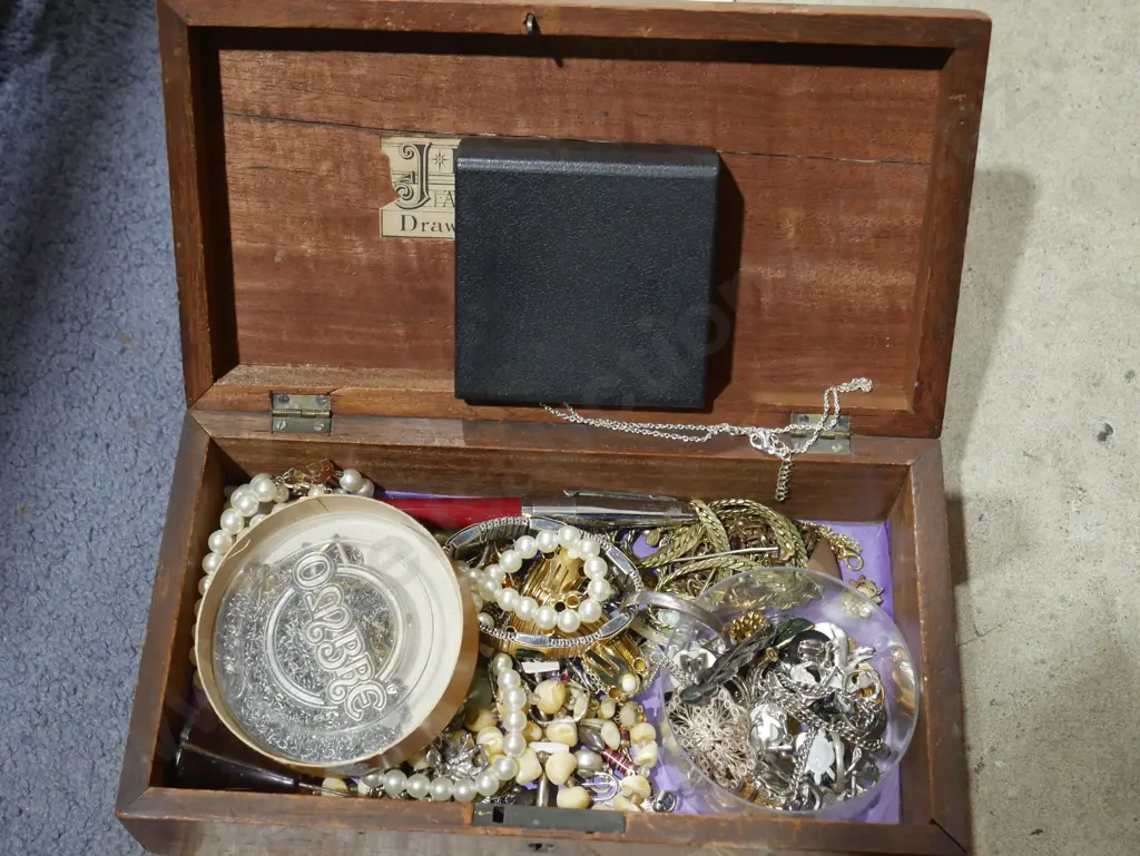 Costume silver jewellery etc Image 1++