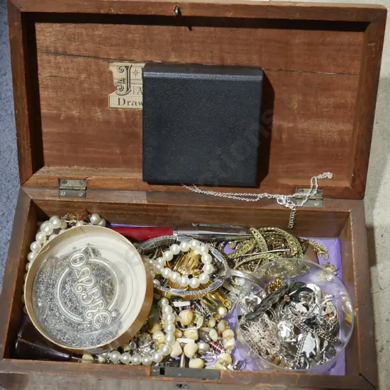 Costume silver jewellery etc