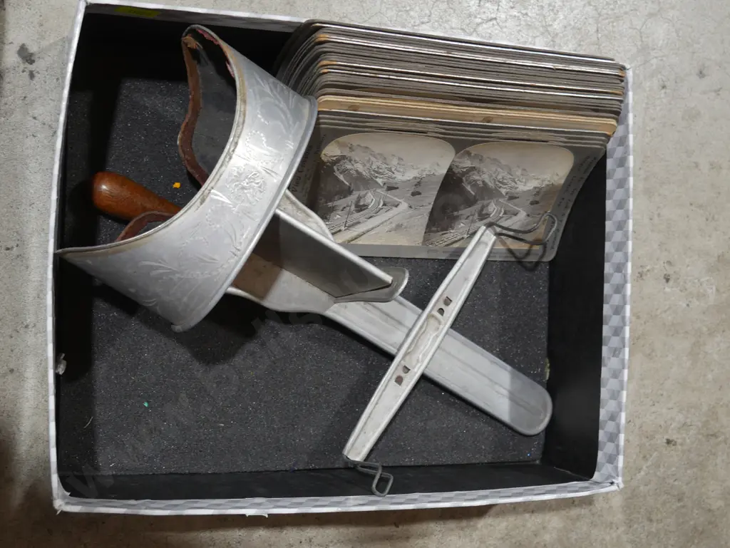 Stereoscope and cards Image 1++