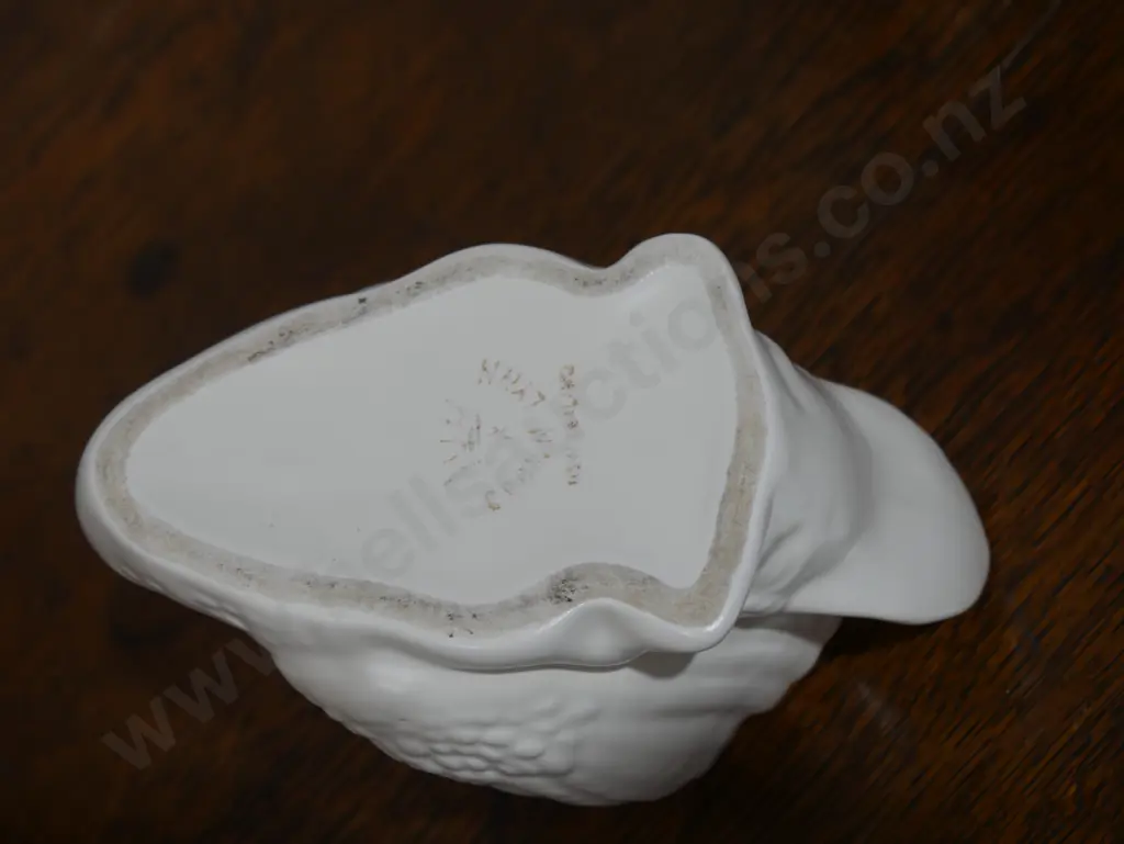 Small Crown Lynn Swan Image 1++