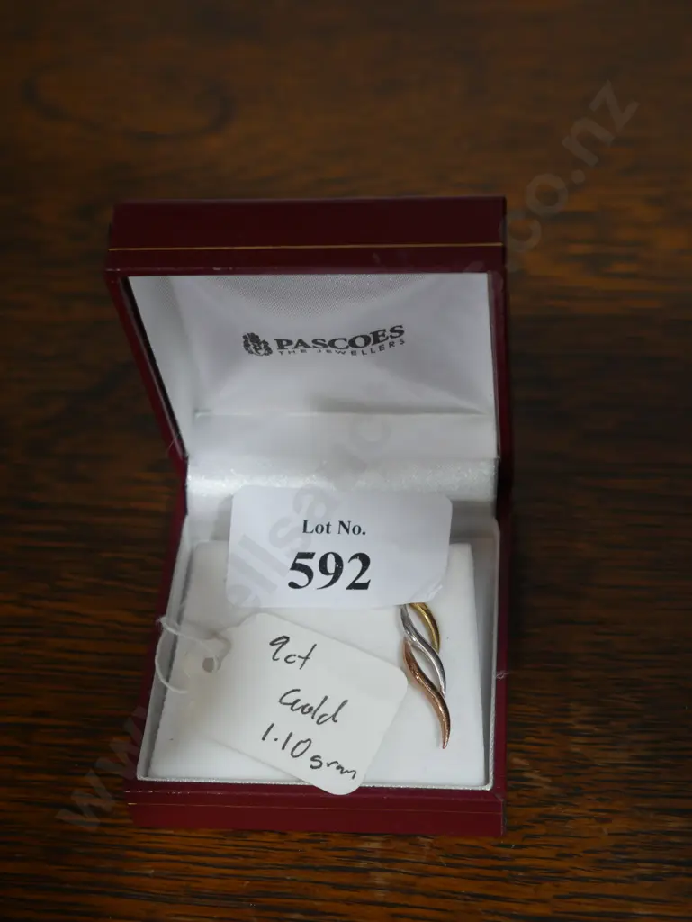 9 carat gold earrings Image 1++