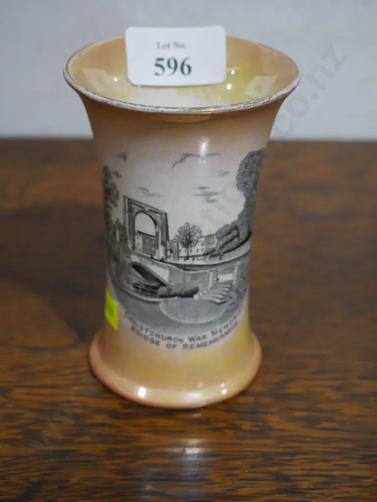 Grimwades Christchurch war memorial bridge, vase Image 1++
