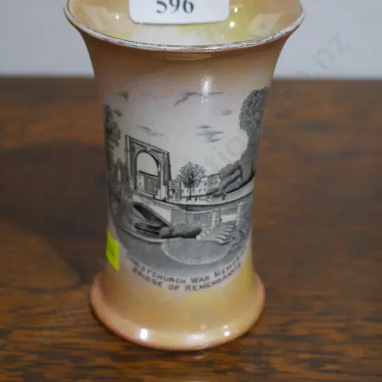 Grimwades Christchurch war memorial bridge, vase