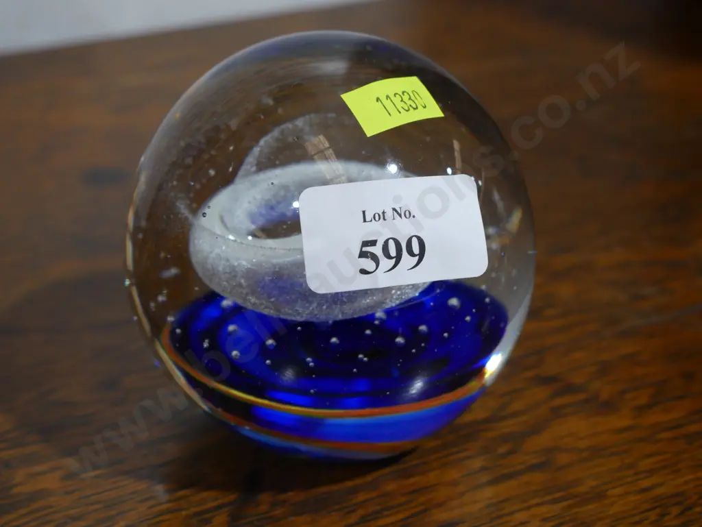 Glass paperweight Image 1++