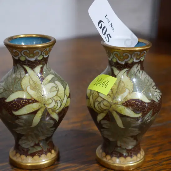 Two small clossonie vases