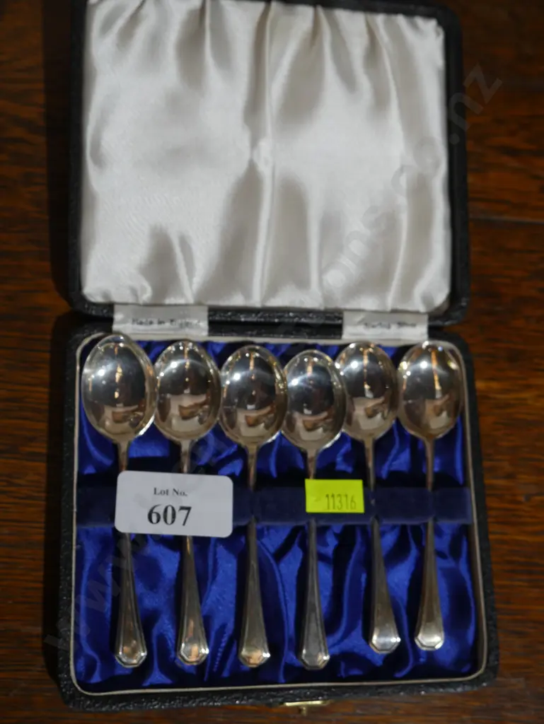 Boxed Sterling silver teaspoons Image 1++