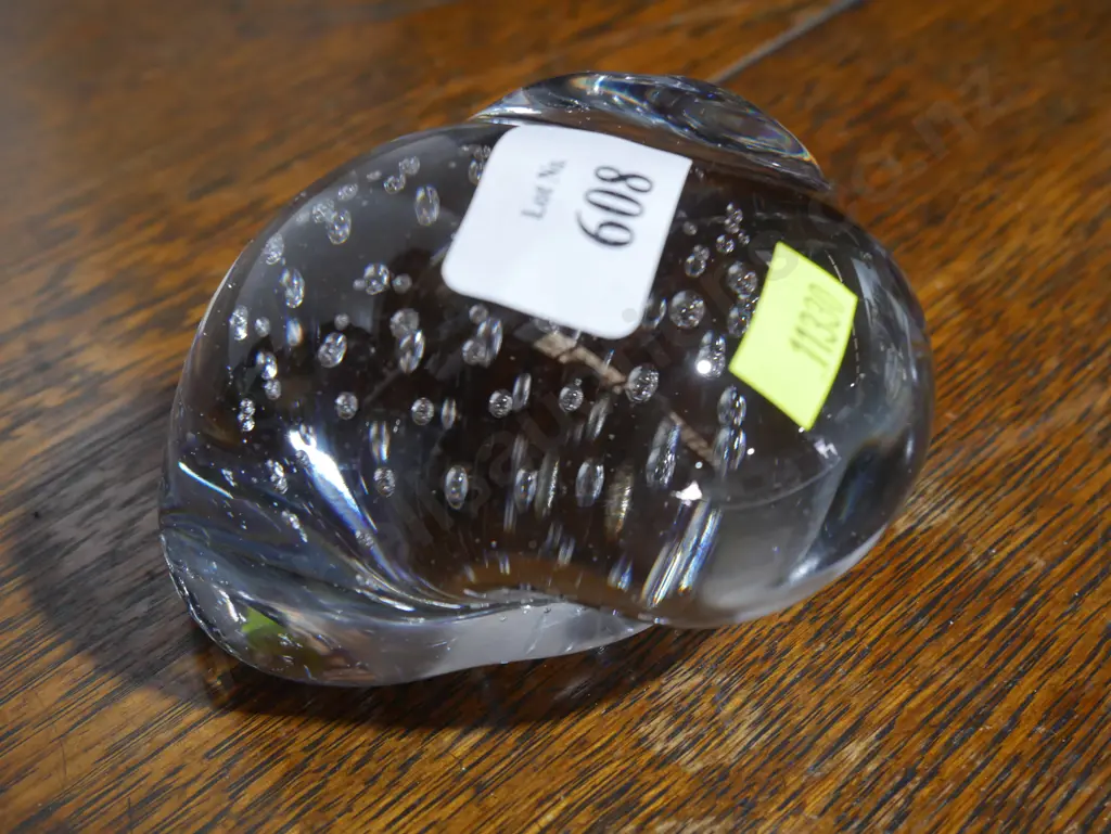 Glass paperweight Image 1++