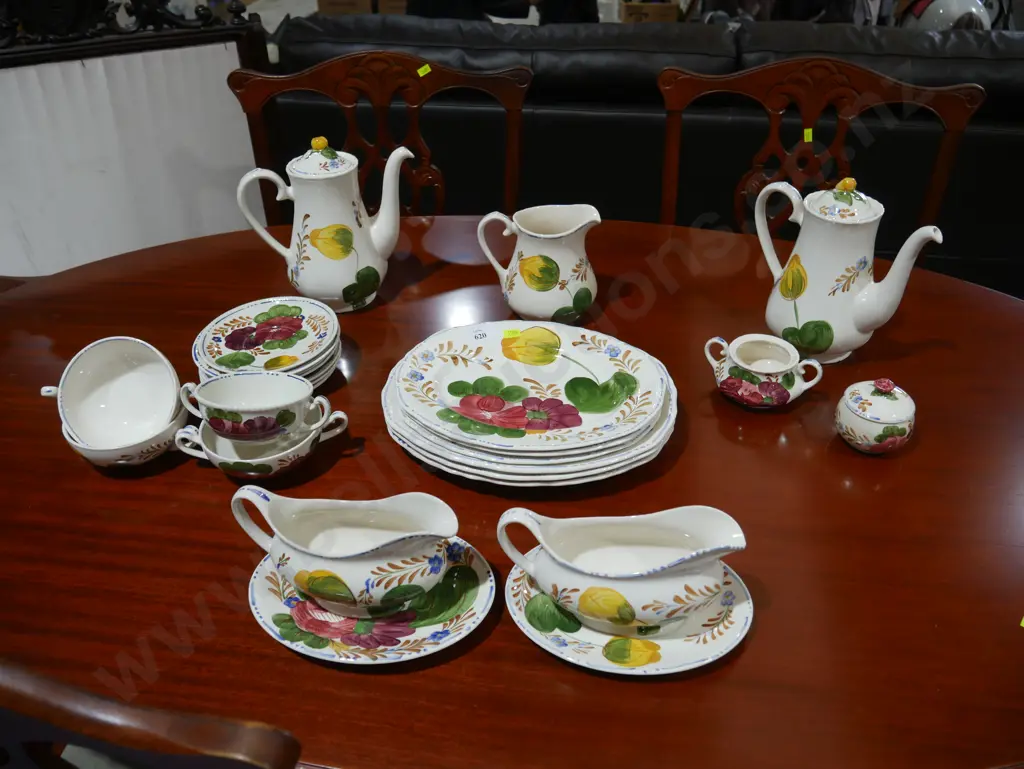 Belle Fiore dinner set Image 1++