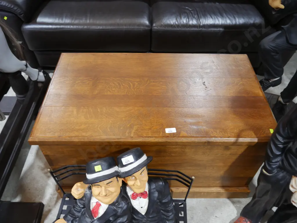 Wooden trunk Image 1++