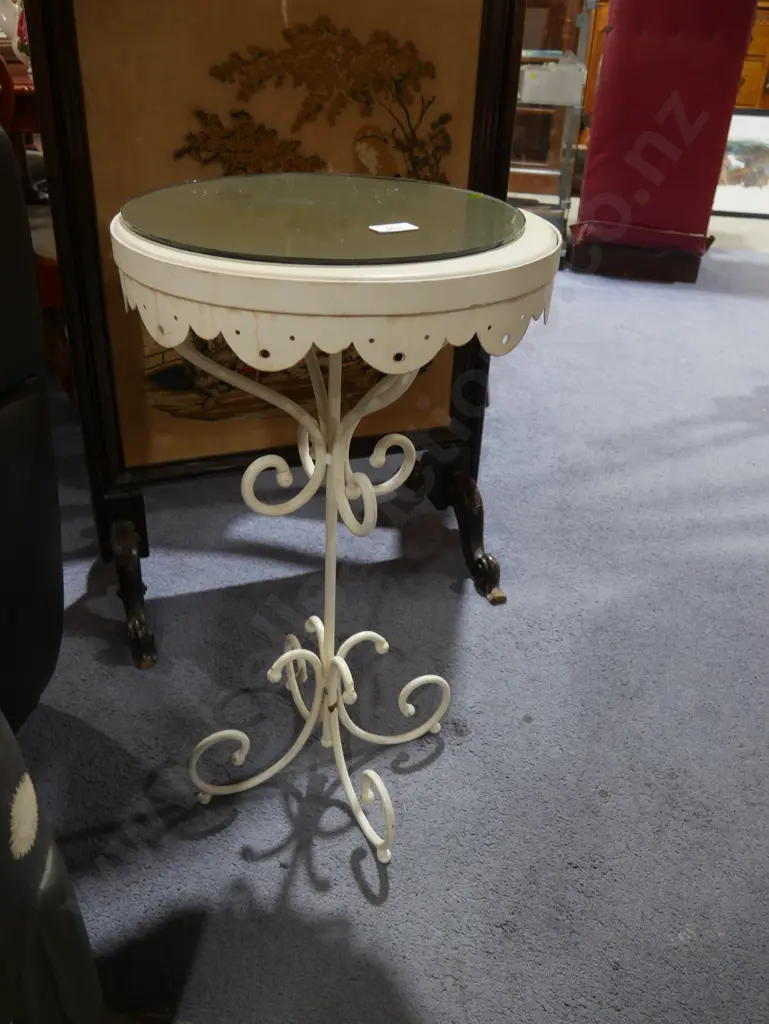 White wine table Image 1++