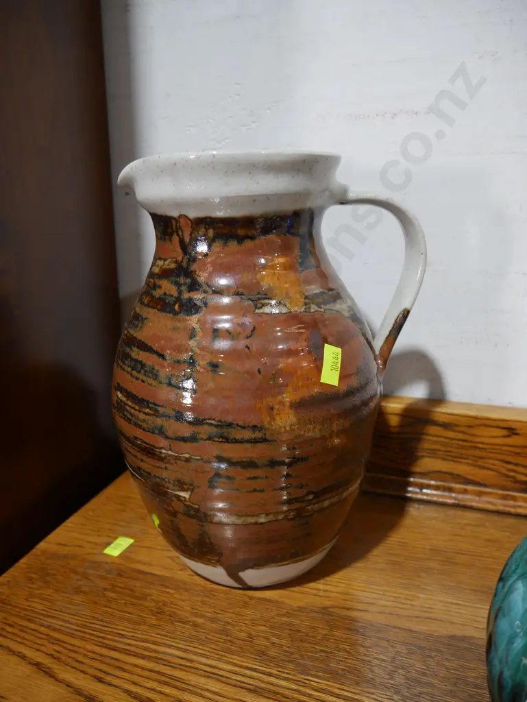 Pottery jug Image 1++