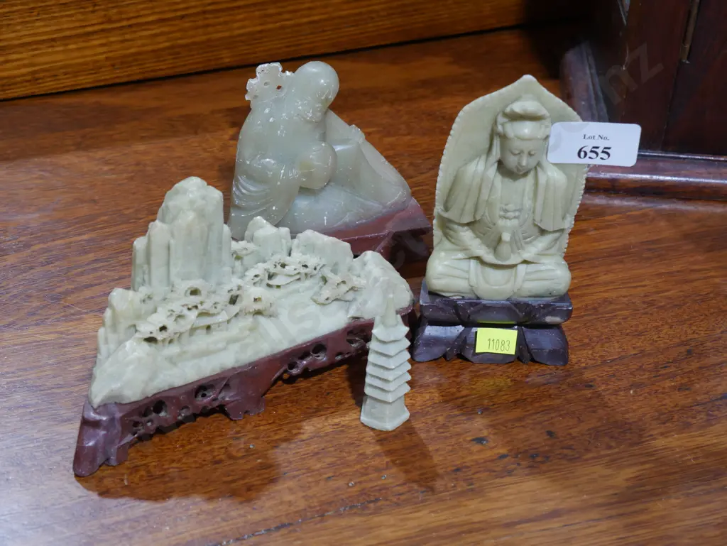 Carved Oriental figurines Image 1++