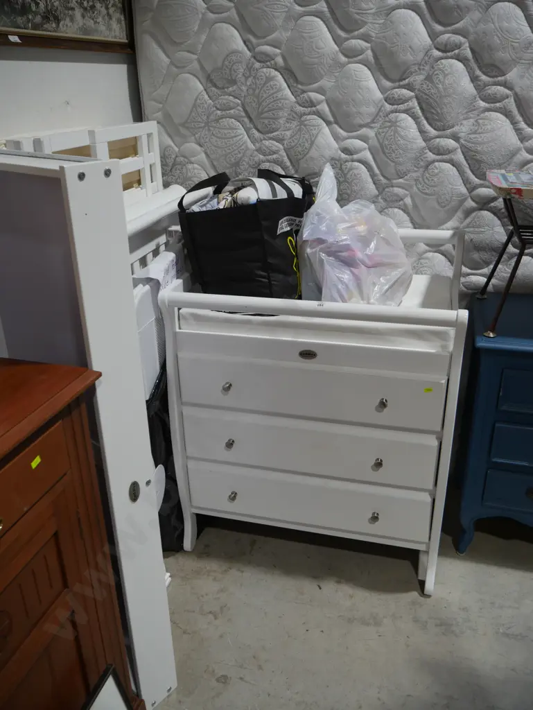 Changing table, baby crib etc Image 1++