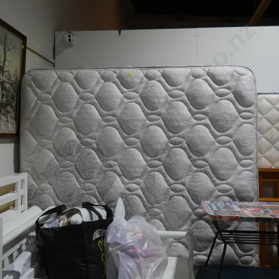 Double mattress with base