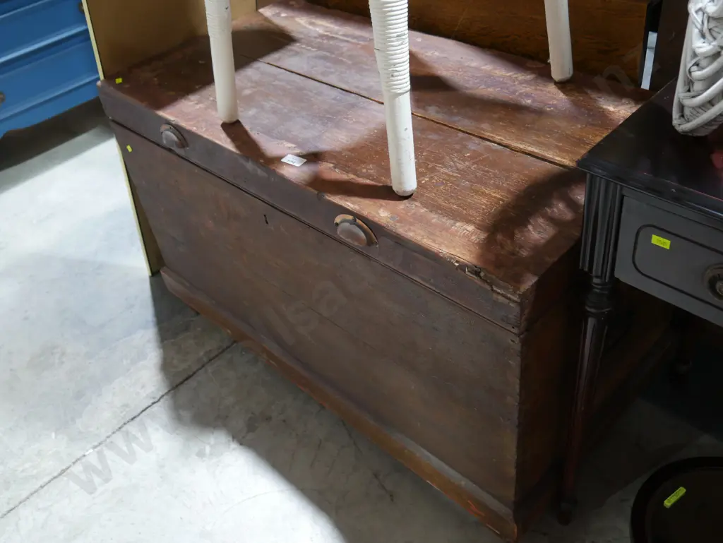 Wooden chest Image 1++