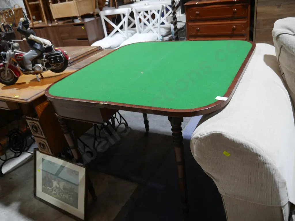 Victorian card table Image 1++