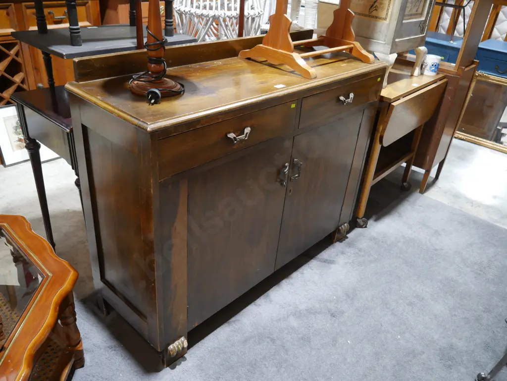Sideboard Image 1++
